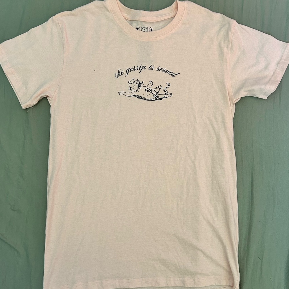 Chic Cream Graphic Tee